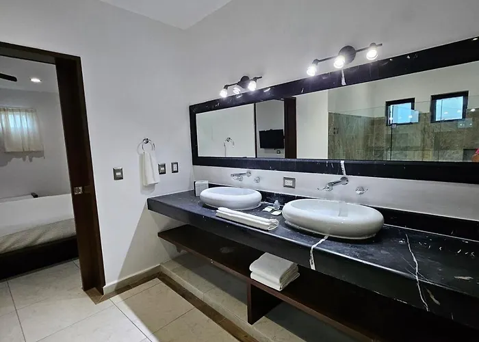 Live The Life Luxury, Location And Total Comfort *