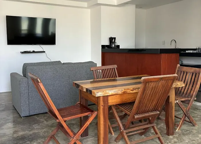 Live The Life Luxury, Location And Total Comfort *